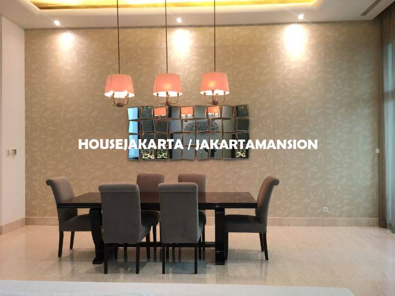 Town House Pakubuwono Residence for rent sewa lease with Private Pool