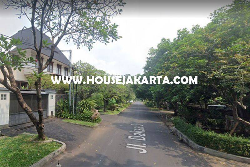 Rumah Lama Jalan Daksa Senopati Kebayoran Baru dekat SCBD Sudirman Dijual Murah