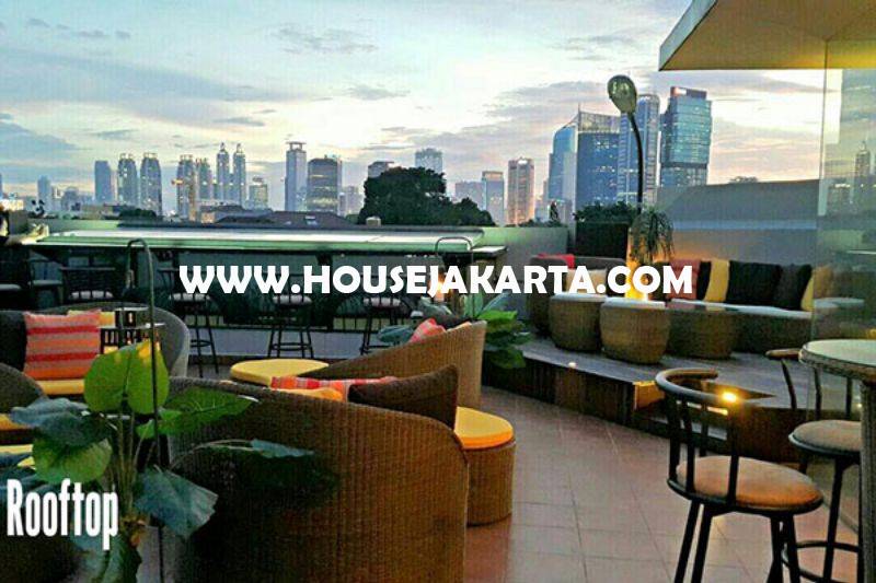 Rumah Bagus 3,5 Lantai Jalan Tanjung Menteng ada rooftop city view Dijual Murah 49,5M