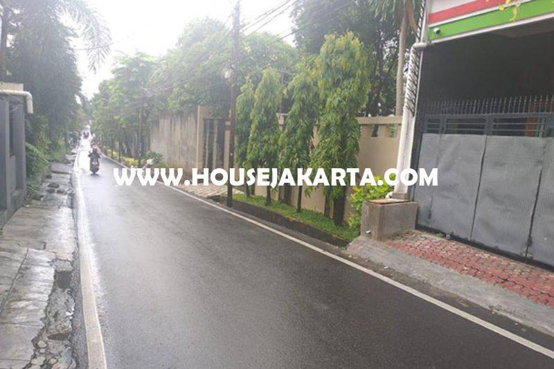 Rumah 3 lantai Jalan Duren Tiga Selatan no 16a Pancoran Kalibata Dijual Murah 2,5M jalanan 2 mobil Bisa ditermin 2 tahun