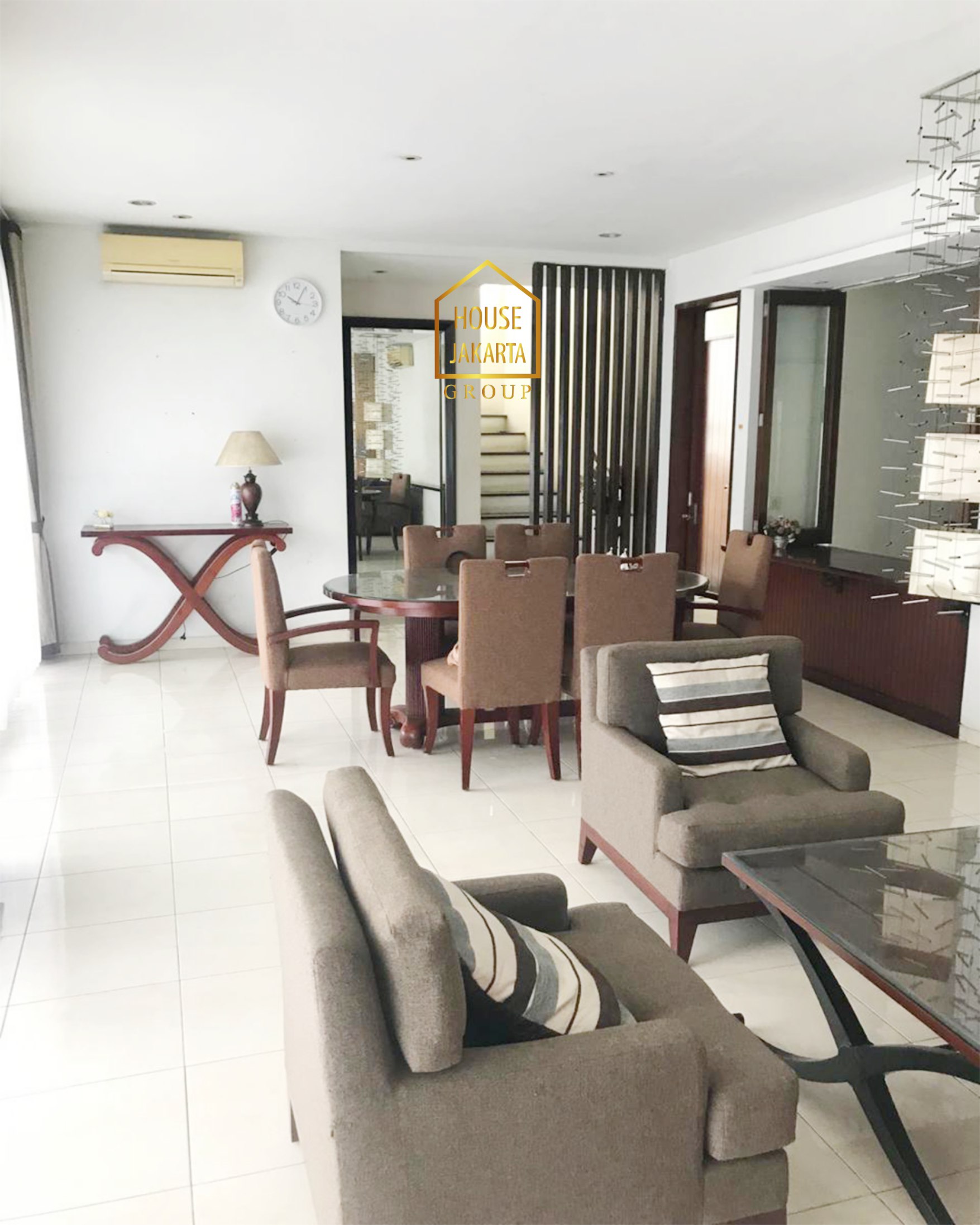  For Rent: Mansion 2 Lantai Pinang Ranti - Jaktim Di Lokasi Strategis Fully Furnished, Ada Private Pool.