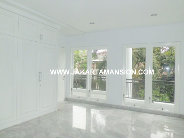 House for rent at Senayan Kebayoran Baru