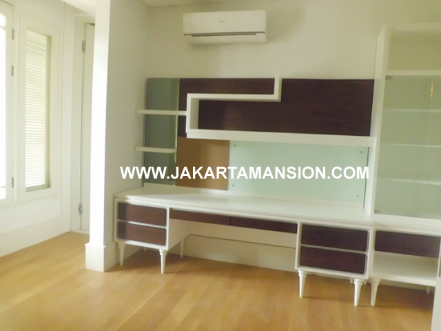 House for rent at Kemang Suitable to Embassy 