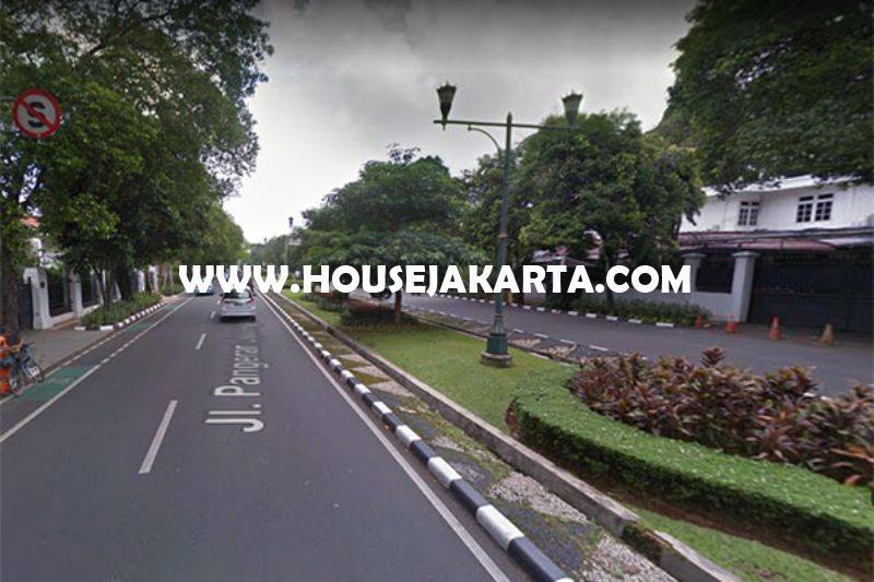 HS1016 Rumah Bagus 2 Lantai Jalan Diponegoro Menteng Dijual Murah Tanah Kotak Ada Pool
