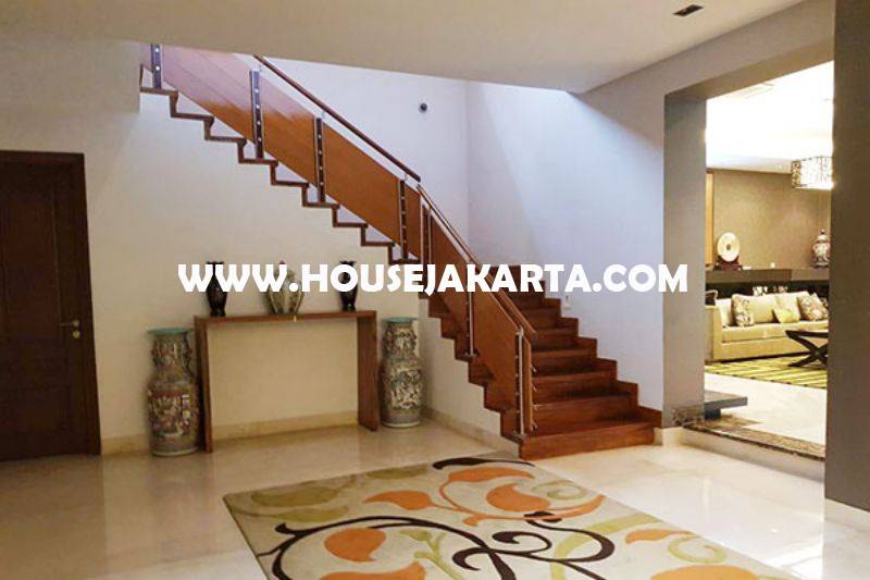 HS1016 Rumah Bagus 2 Lantai Jalan Diponegoro Menteng Dijual Murah Tanah Kotak Ada Pool