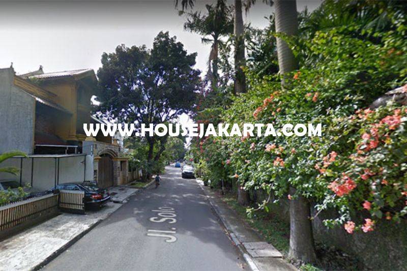 HS1062 Rumah Jalan Solo Menteng Tanah Kotak Golongan C Dijual Murah Daerah Tenang