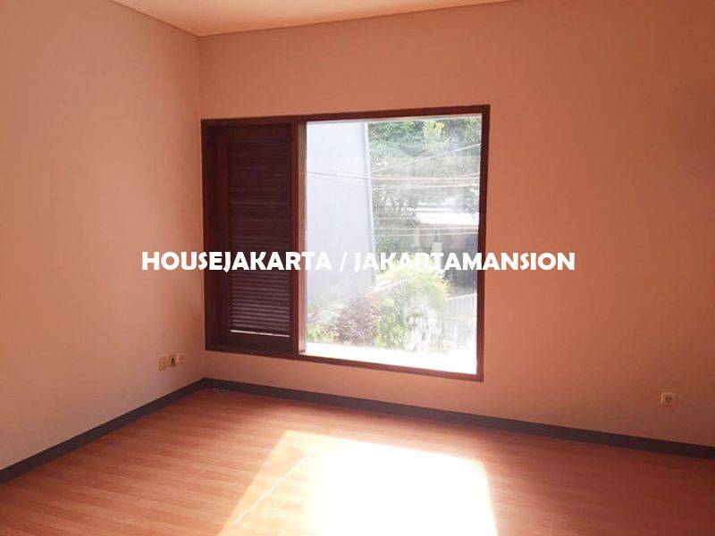 HR1120 House for rent sewa lease at Senopati Kebayoran Baru 