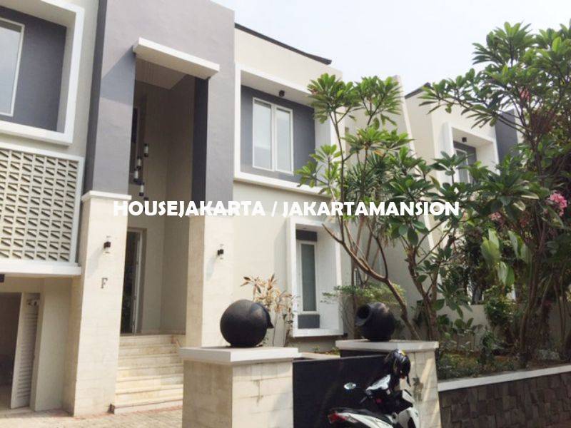 HR1132 Compound for rent sewa lease at kemang