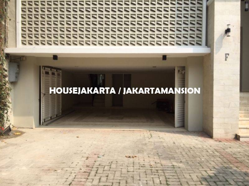 HR1132 Compound for rent sewa lease at kemang