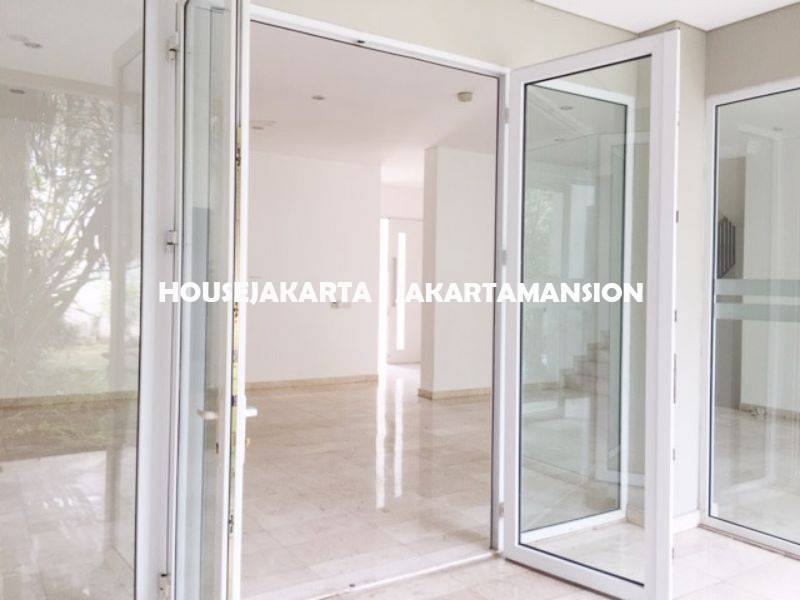 HR1132 Compound for rent sewa lease at kemang