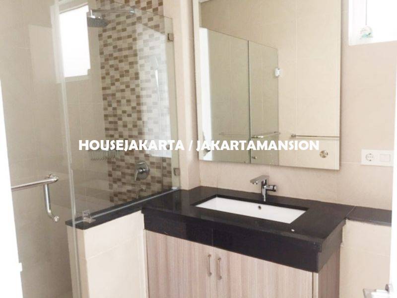 HR1132 Compound for rent sewa lease at kemang