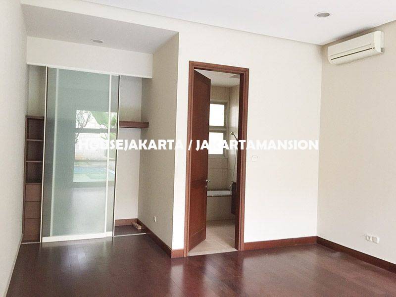 HR1134 House for rent Lease at Pondok Indah with Swimming Pool
