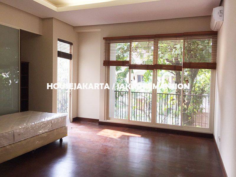 HR1134 House for rent Lease at Pondok Indah with Swimming Pool