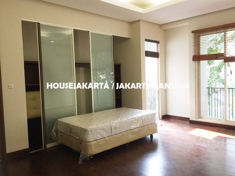 HR1134 House for rent Lease at Pondok Indah with Swimming Pool