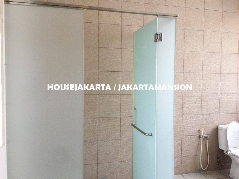 HR1134 House for rent Lease at Pondok Indah with Swimming Pool