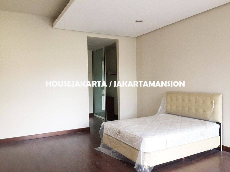 HR1134 House for rent Lease at Pondok Indah with Swimming Pool