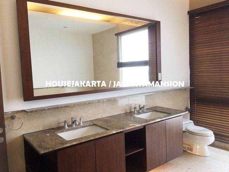 HR1134 House for rent Lease at Pondok Indah with Swimming Pool