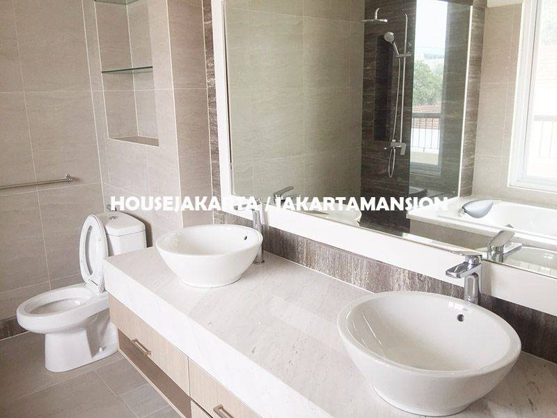 HR1148 Compound for rent sewa lease at kemang