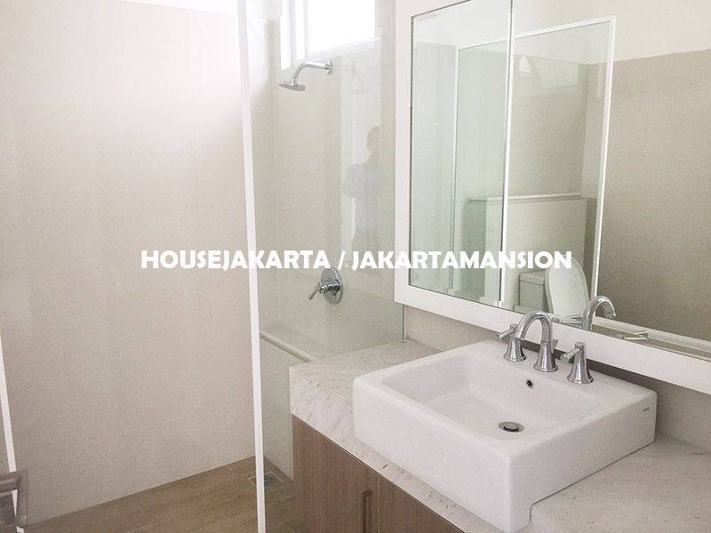 HR1148 Compound for rent sewa lease at kemang