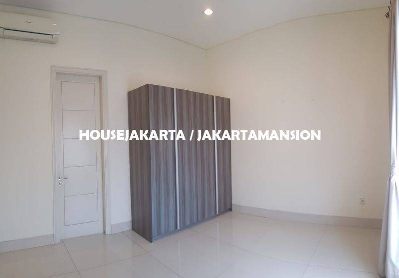 HR1150 House for Rent sewa lease at Pondok indah