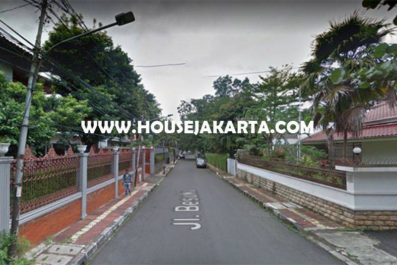 HS1193 Rumah Jalan Besuki Menteng Dijual Murah hitung Tanah Kotak daerah asri