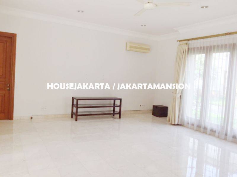 HR1247 Compound House for rent at Ampera close to kemang