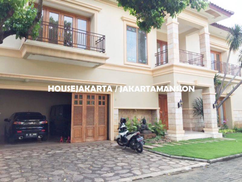 HR1247 Compound House for rent at Ampera close to kemang