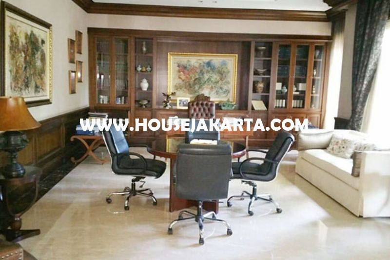 HS1250 Rumah Elite Mewah Jalan Imam Bonjol Menteng Dijual Murah Tanah Kotak ada Pool