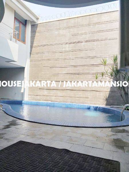 HR1255 House for Rent sewa lease at Pondok Indah close to JIS