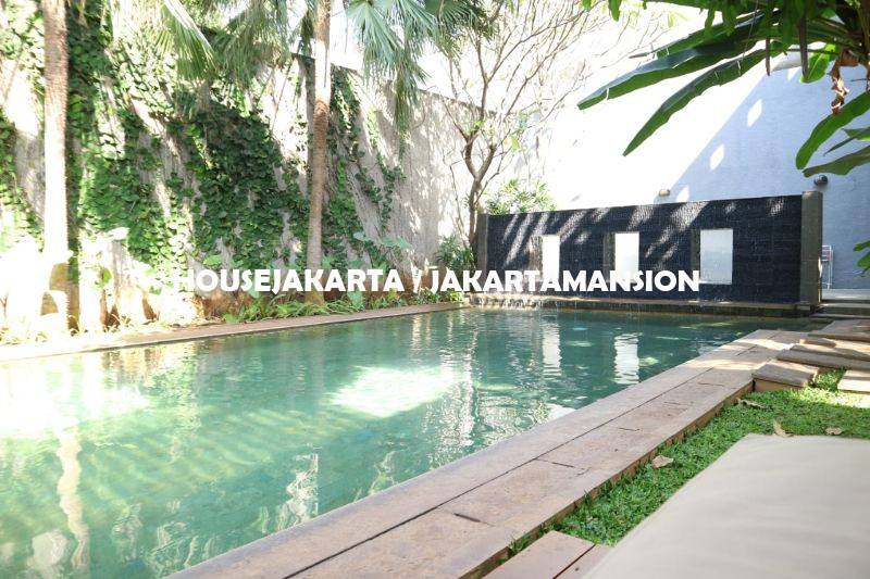 HR1308 House for rent at menteng 