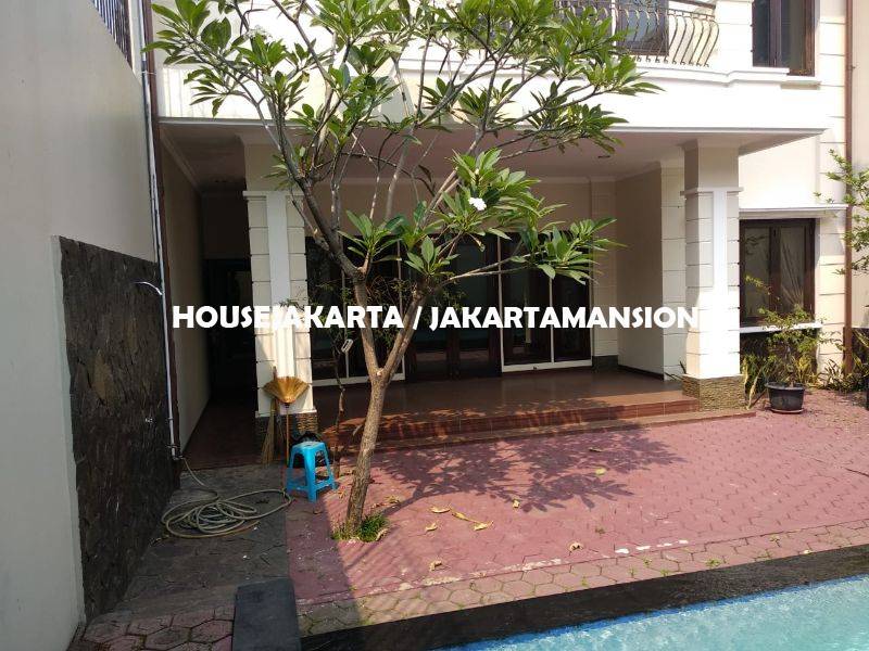 HR1310 House for rent at menteng