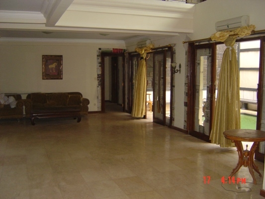 HR132 Nice house for rent at Kebayoran Baru 