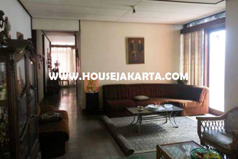 HS1320 Rumah Jalan Malang Menteng Dijual Murah Tanah Persegi Golongan C