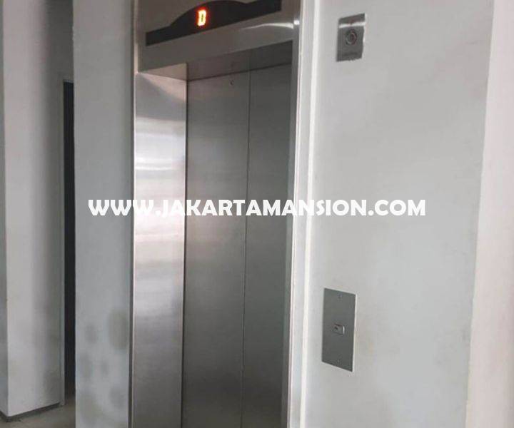 CS1351 Gedung komersial 3 lantai Jalan Suryo Raya Senopati Kebayoran Baru Dijual Murah dekat SCBD Sudirman