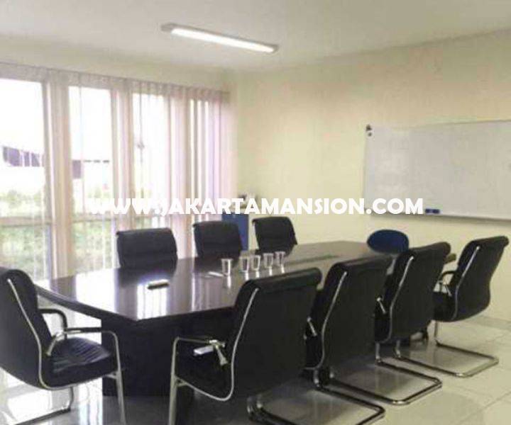 CS1351 Gedung komersial 3 lantai Jalan Suryo Raya Senopati Kebayoran Baru Dijual Murah dekat SCBD Sudirman