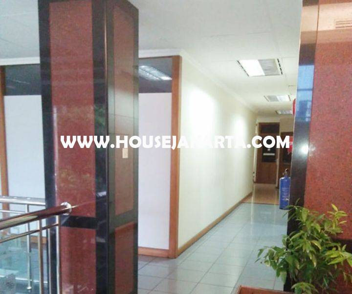 OS1448 Gedung Kantor Komersial 4 lantai ada basement Jalan Teuku Cik ditiro Menteng Dijual Murah