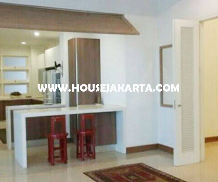 HS1450 Rumah Bagus Jalan Situbondo Menteng Dijual ada Pool 2 lantai Tanah Persegi dekat Taman
