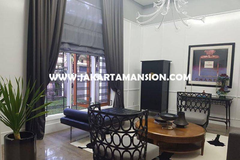 HS1497 Rumah Bagus 2 lantai Jalan Bandung Menteng Dijual Murah Tanah Persegi