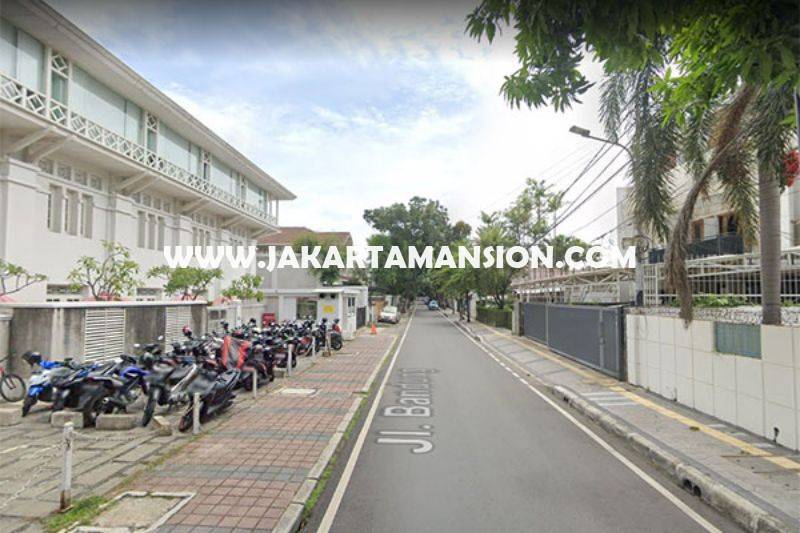 HS1497 Rumah Bagus 2 lantai Jalan Bandung Menteng Dijual Murah Tanah Persegi