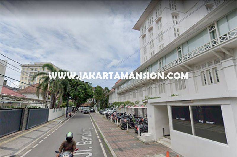 HS1497 Rumah Bagus 2 lantai Jalan Bandung Menteng Dijual Murah Tanah Persegi