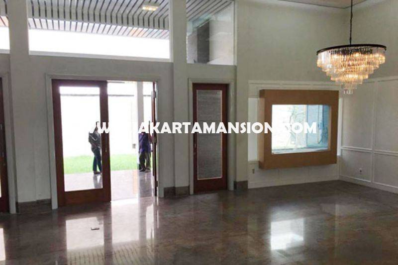 HS1497 Rumah Bagus 2 lantai Jalan Bandung Menteng Dijual Murah Tanah Persegi