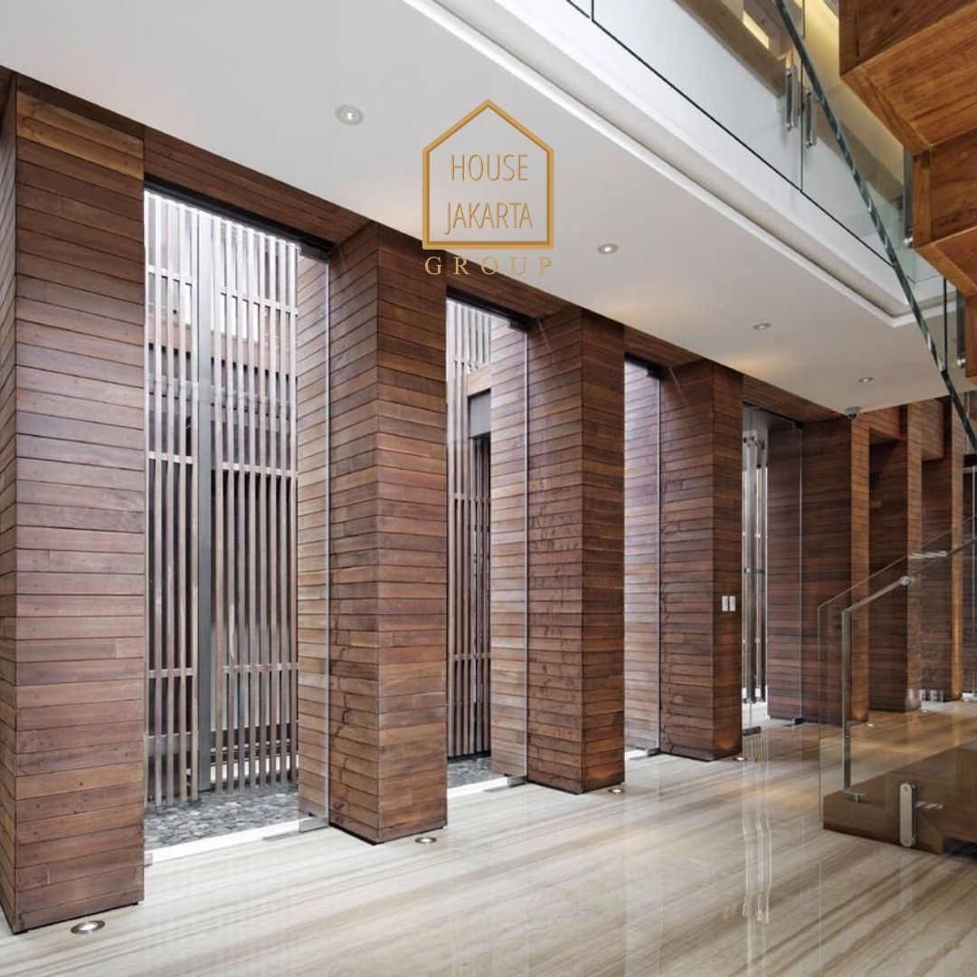 HS1569 FOR SALE: Luxury House, ada Lift dan Taman, Lokasi Elite dan Tenang, SENAYAN.