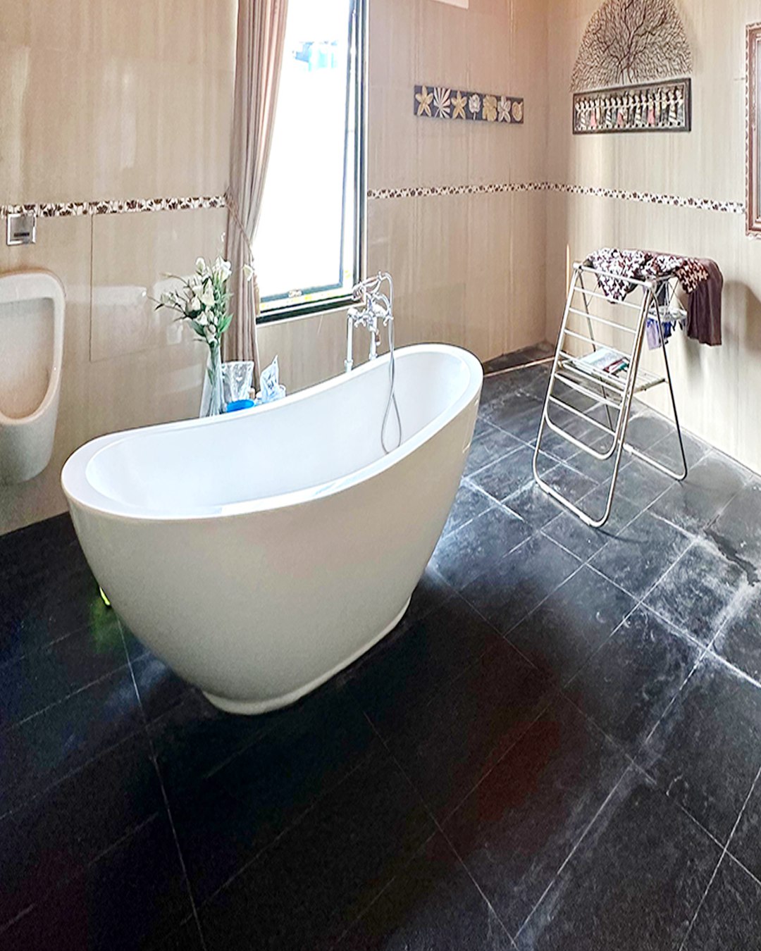 HS1574 FOR SALE: Rumah 3 Lantai + Rooftop, Siap Huni, Dalam Komplek Besar. KEMANG