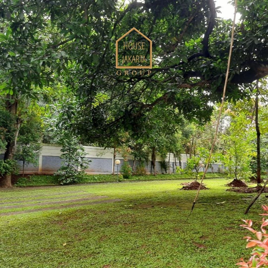 HS1575 FOR SALE: Rumah Besar Lingkungan Expat dan Elite, KEMANG SELATAN-JAKARTA SELATAN