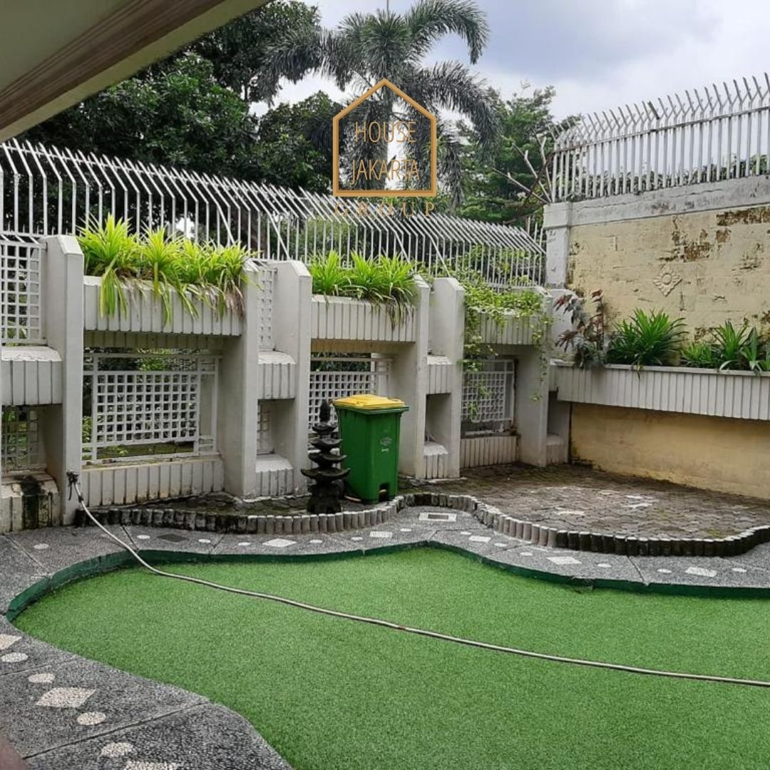 HS1575 FOR SALE: Rumah Besar Lingkungan Expat dan Elite, KEMANG SELATAN-JAKARTA SELATAN