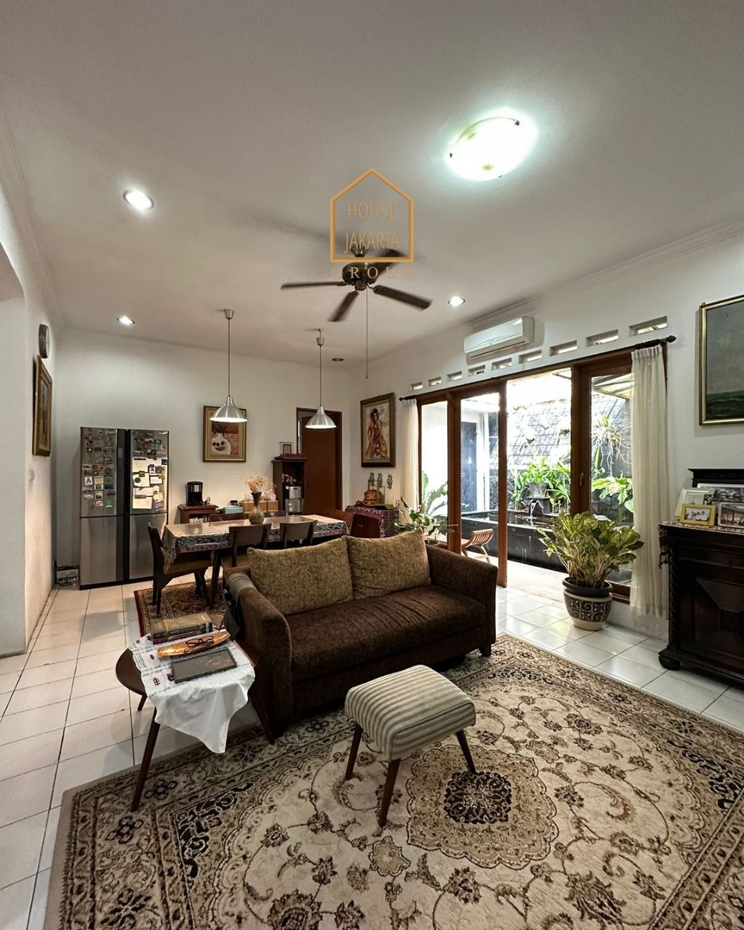 HS1576 FOR SALE: MODERN TROPICAL HOUSE LOKASI STRATEGIS, SENOPATI AREA - KEBAYORAN BARU