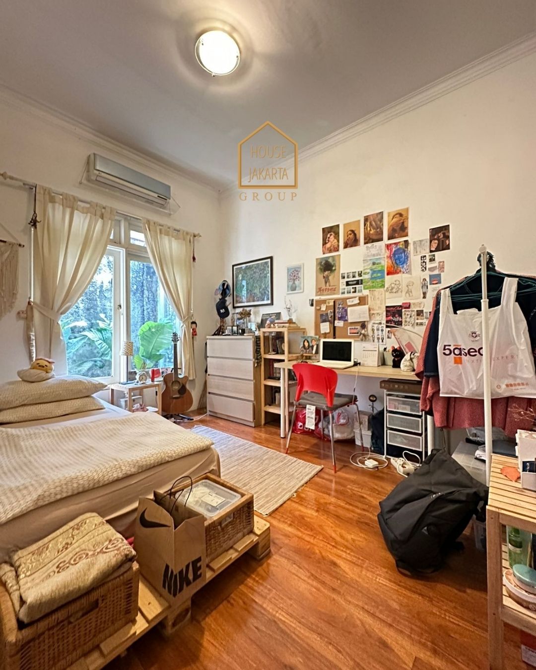 HS1576 FOR SALE: MODERN TROPICAL HOUSE LOKASI STRATEGIS, SENOPATI AREA - KEBAYORAN BARU