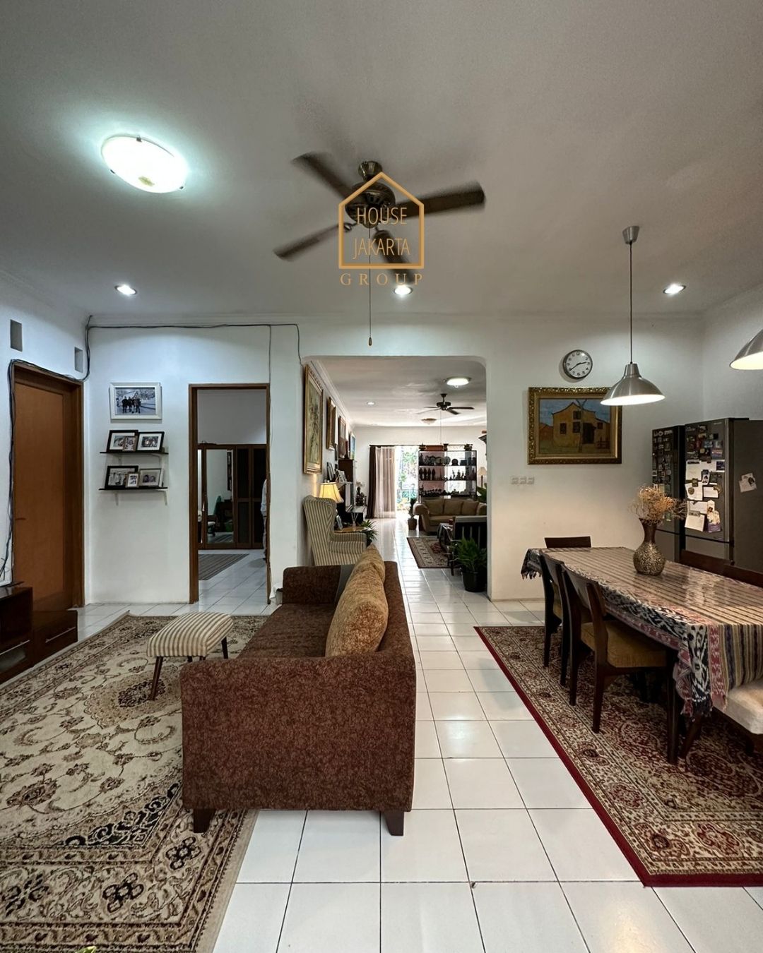 HS1576 FOR SALE: MODERN TROPICAL HOUSE LOKASI STRATEGIS, SENOPATI AREA - KEBAYORAN BARU