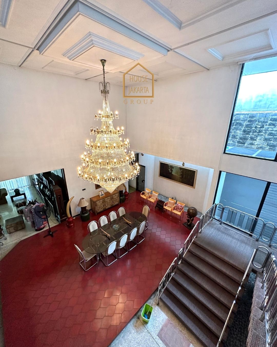 HS1581 FOR SALE: RUMAH DENGAN TANAH LUAS, BANGUNAN BESAR DI AREA PREMIUM, PRIVATE POOL, MENTENG.