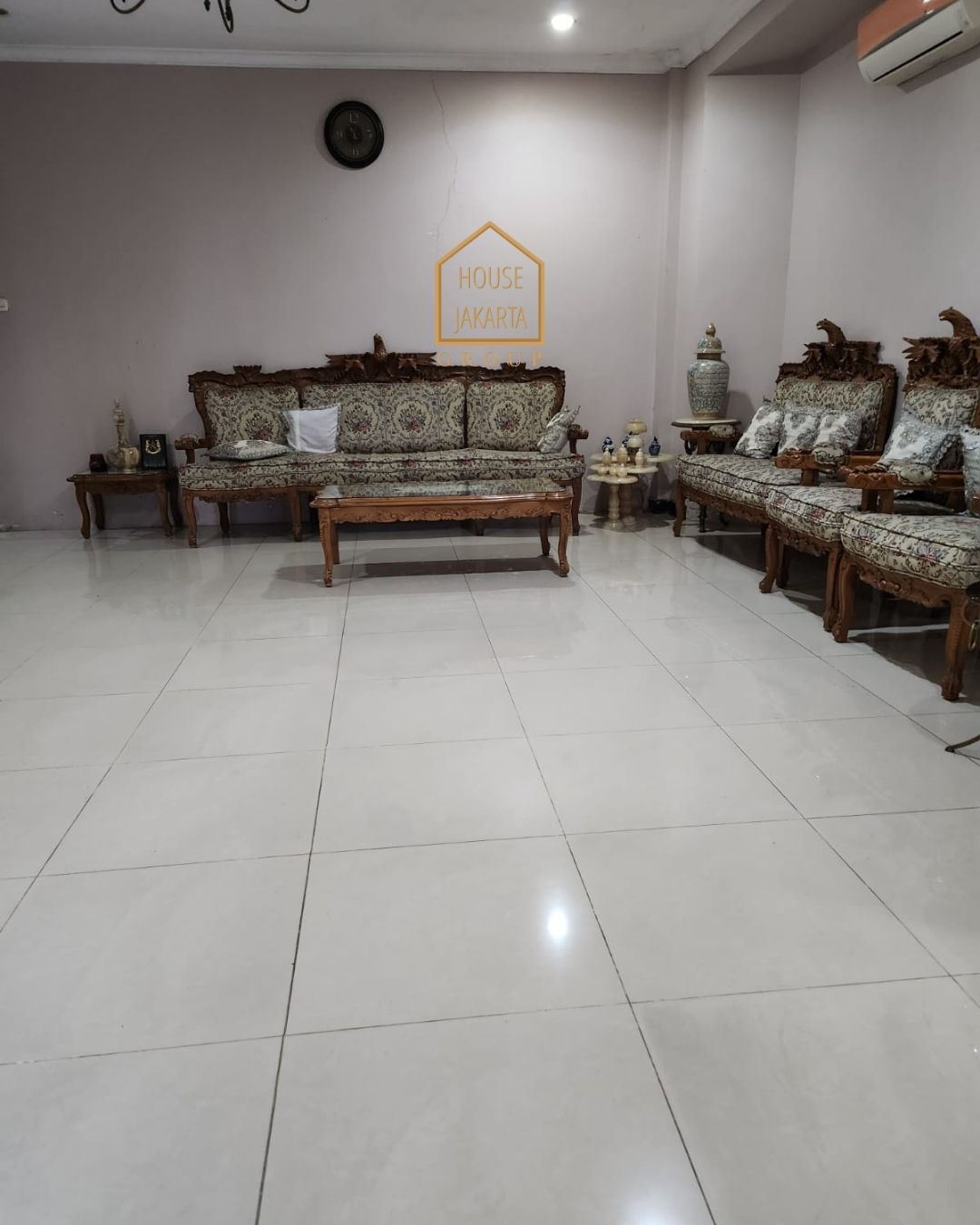 HS1583 FOR SALE: Rumah Murah Siap Huni, Parkir dan Taman Luas, CIRACAS